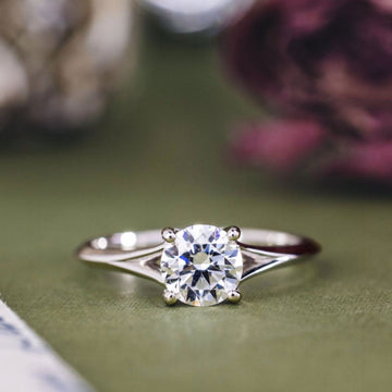 the-evelina-round-cut-diamond-split-shank-engagement-ring