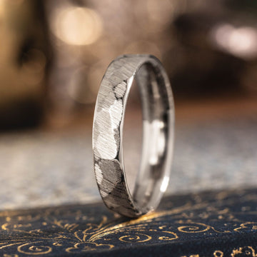 :: Shown in 4mm Wide | White Gold