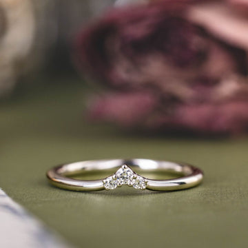the-maisie-diamond-chevron-contour-band