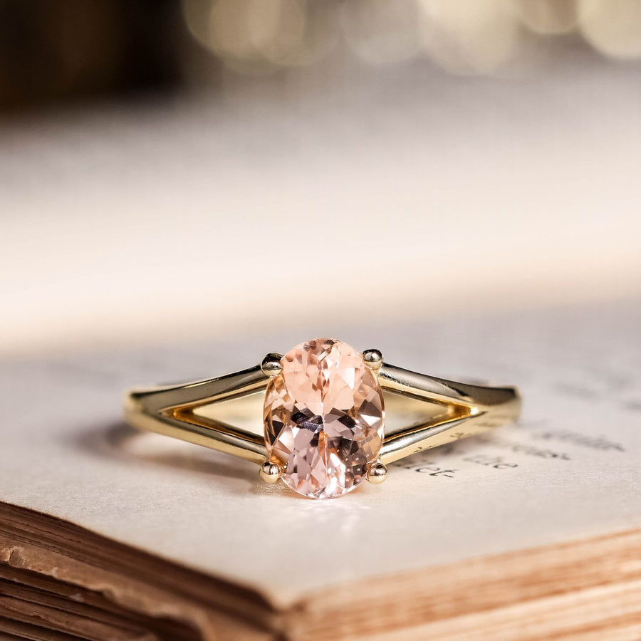 Oval Cut Engagement Rings | Elegant and Timeless