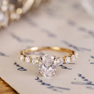 the-sidney-oval-diamond-engagement-ring-diamond-setting