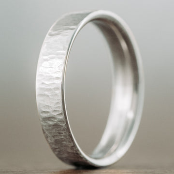 ::Shown in 4mm Wide | White Gold