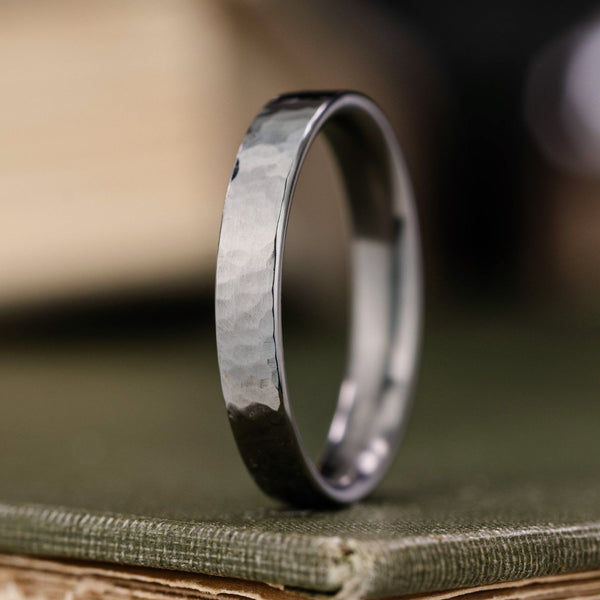 :: Shown in 4mm Wide | Titanium