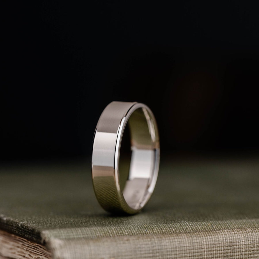 ::Shown in 6mm Wide | White Gold