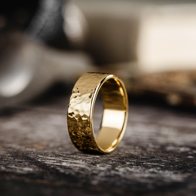 ::Shown in 10k Yellow Gold | 8mm Wide