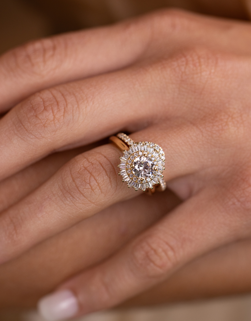 Dome-Shaped Diamond Pavé Contour Band