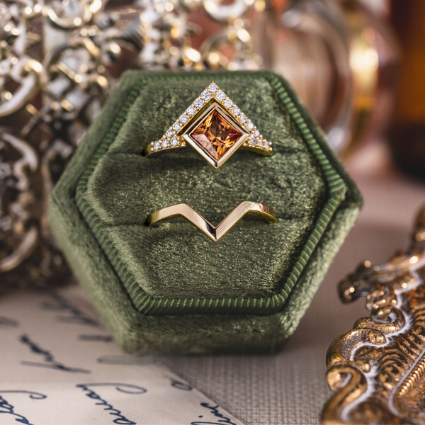 Eilieen-Paige-sapphire-bridal-engagement-ring-set_1