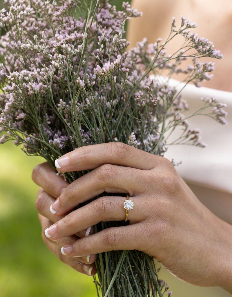 Round Diamond with Nature-Inspired Setting