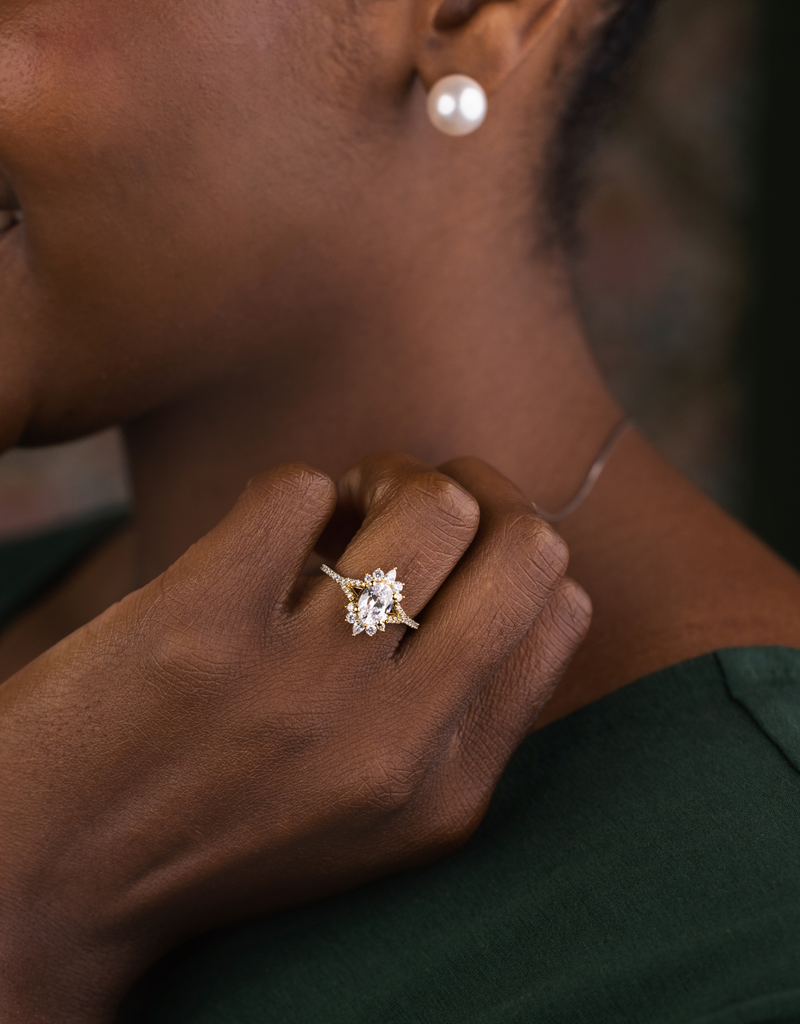 Oval Diamond with Starburst Halo & Pavé Split Shank