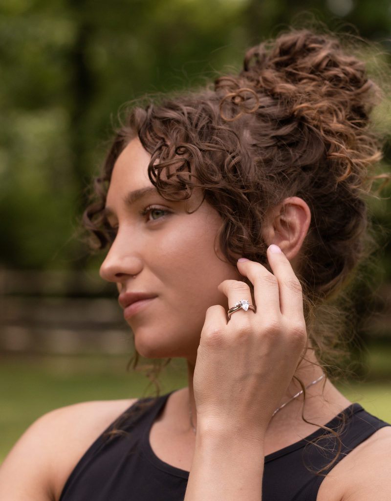 Pear-Shaped Diamond Solitaire