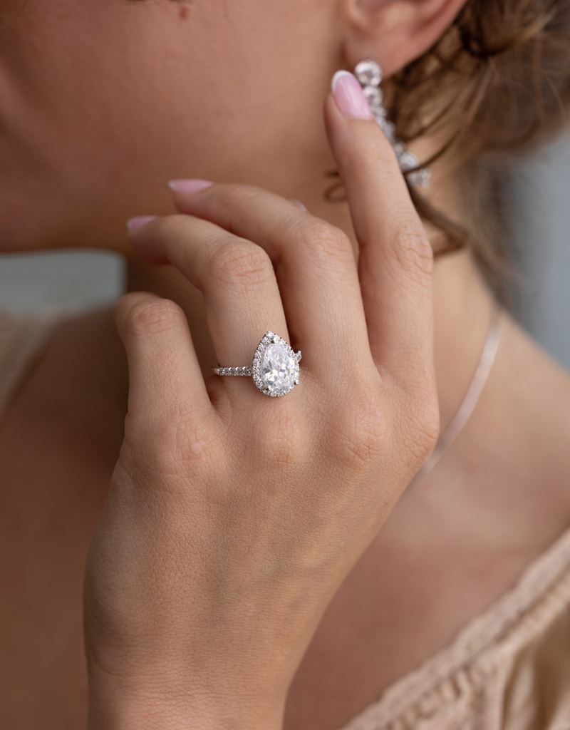 Pear Diamond with Halo & Pavé Setting