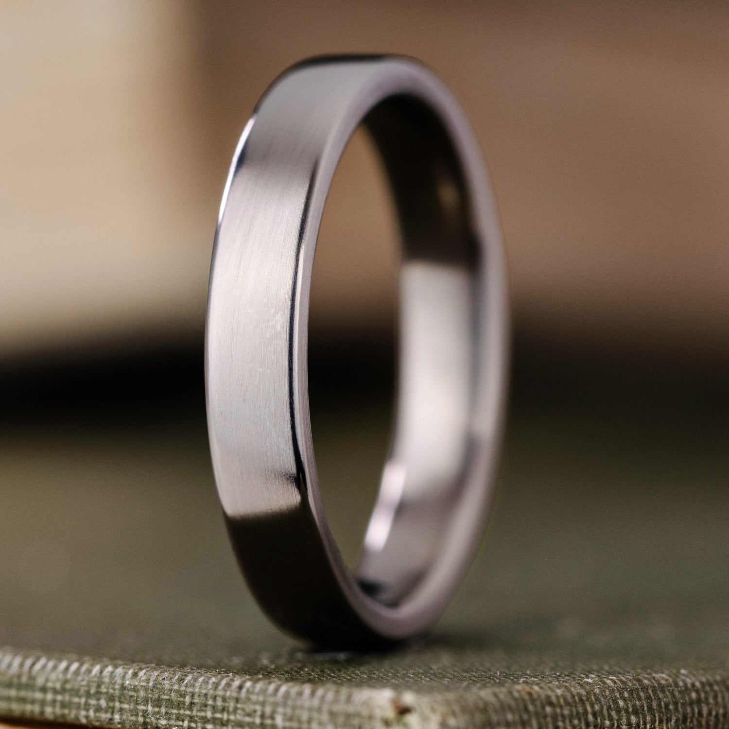 Gauntlet Steel Chain Titanium Wedding Ring Polished Beveled Edges Set with Round Black Diamonds - 10mm 10.00 / 10mm Gauntlet Steel Chain Titanium Wedding Ring Polished Beveled Edges Set with Round Black Diamonds - 10mm 10.00 / 10mm