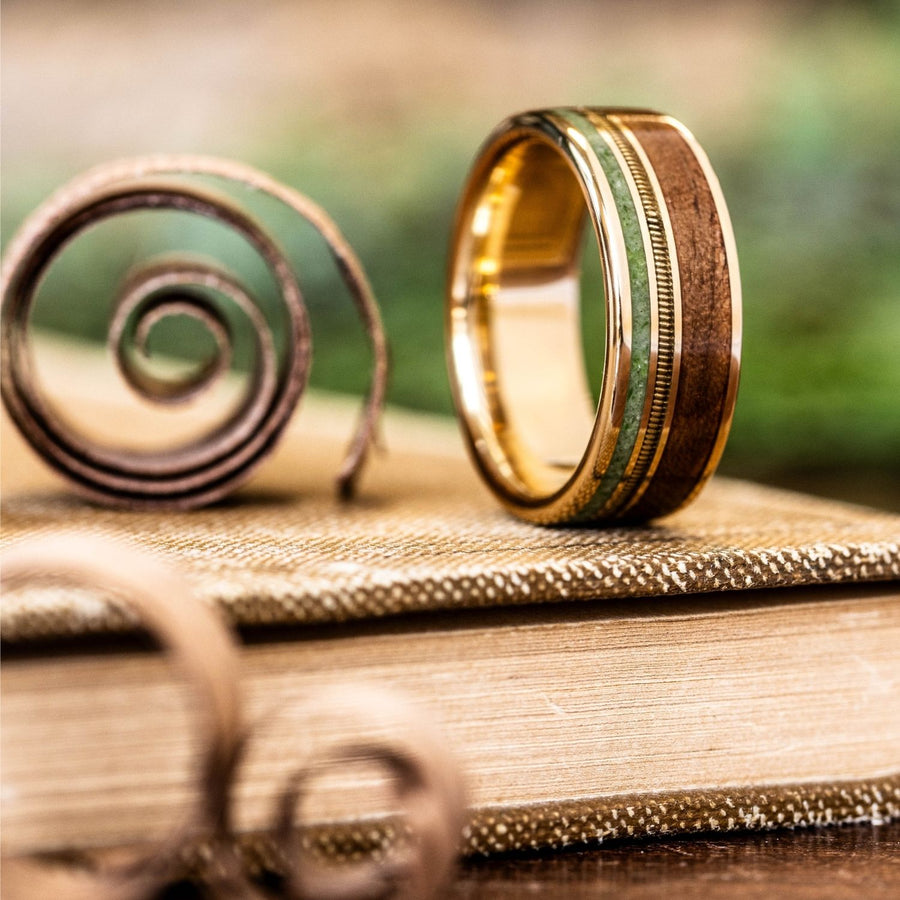 Mens-gold-wedding-band-guitar-string-green-imperial-diopside-rifle-stock-wood-rustic-and-main