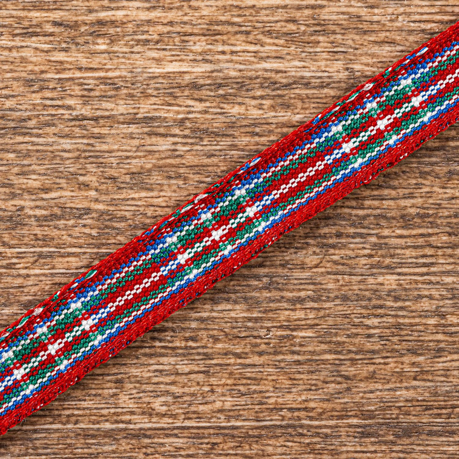 Stewart-tartan-close-up-1500-rustic-and-main
