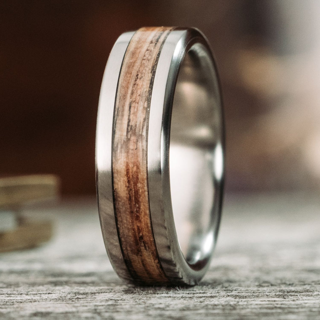Rustic Wedding Rings Royalty-Free Stock Photo
