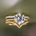 The Lily & Sabine
Nature-Inspired Diamond Solitaire & V-Shaped Diamond Guard Bridal Set