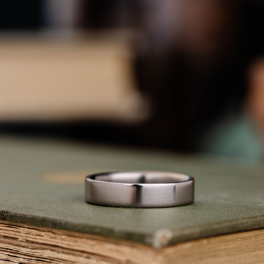 The-Olympian-Titanium-Mens-Wedding-Band-Polished