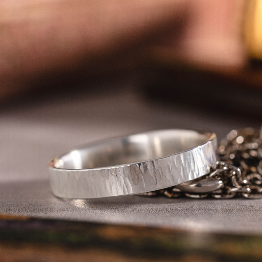:: Shown in 4mm Wide | Silver