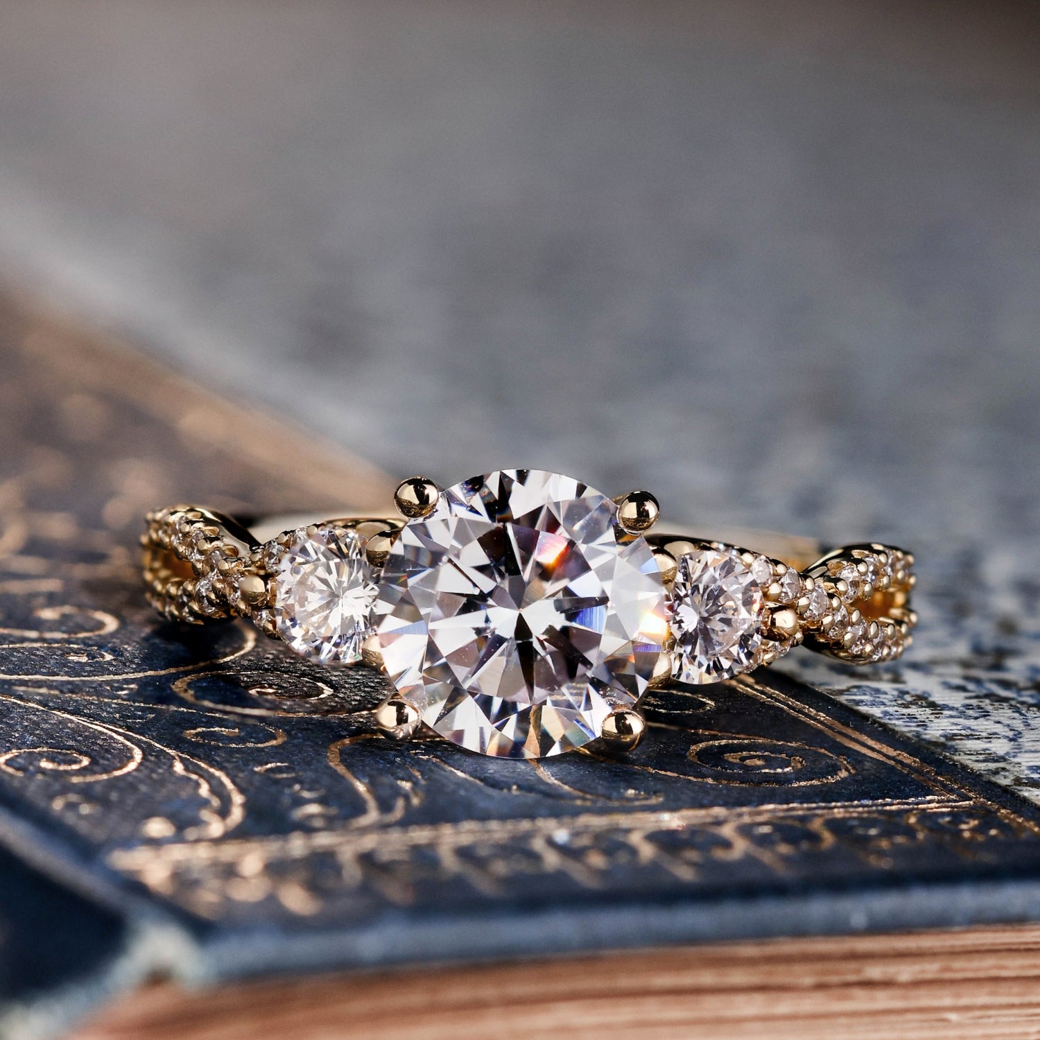 lab grown diamond engagement rings