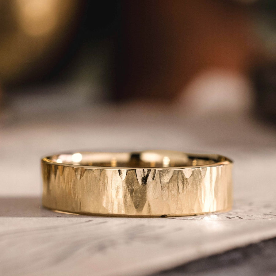 alder-mens-bark-textured-gold-wedding-band