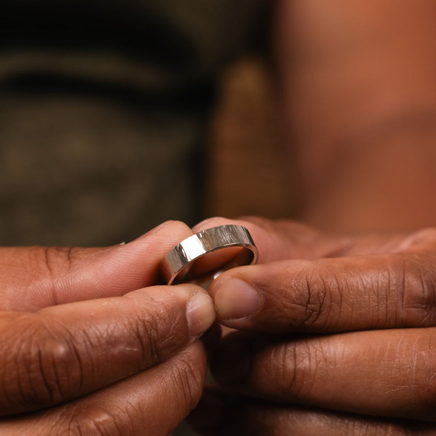 :: Shown in 6mm Wide | White Gold