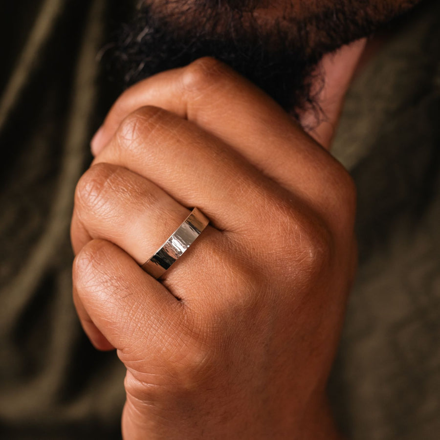 alder-mens-tree-bark-textured-white-gold-wedding-band