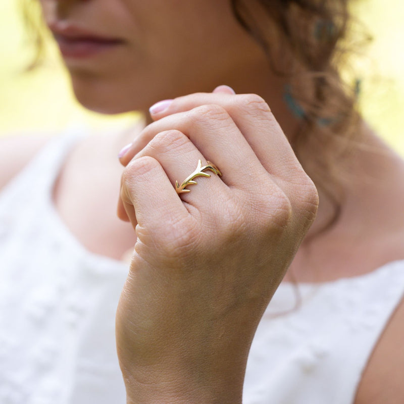antler-inspired-womens-wedding-band-the-meadow-rustic-and-main