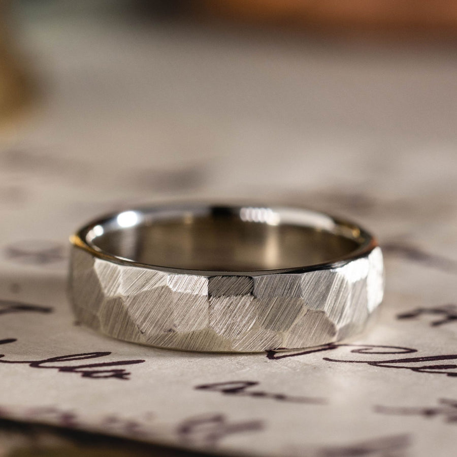 apollo-5mm-6mm-mens-hammered-white-gold-wedding-band