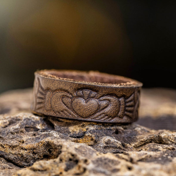 Wooden deals claddagh ring