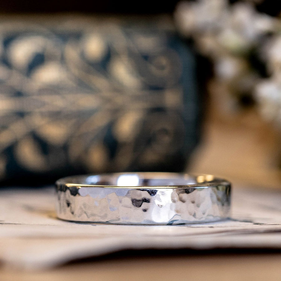 :: Shown in 4mm Wide | White Gold 