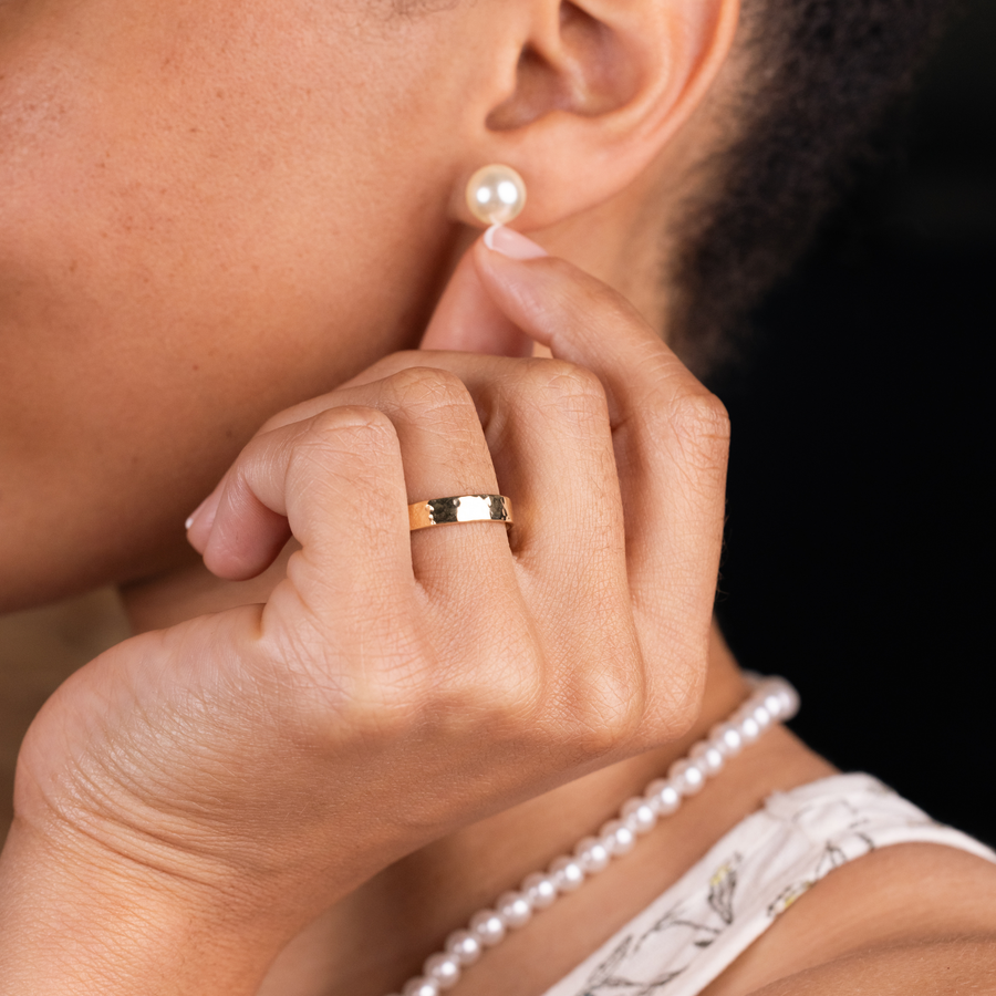 :: Shown in 4mm Wide | Yellow Gold