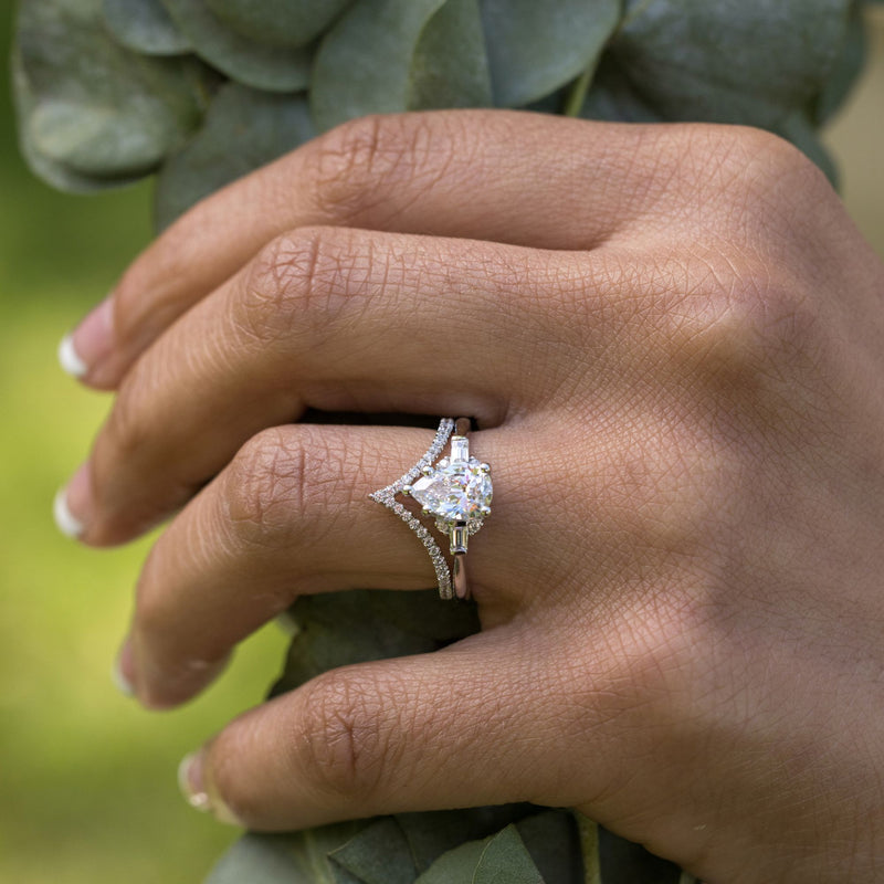 Pear-Shaped Diamond & Art Deco Pavé