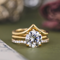The Lily & Sabine
Nature-Inspired Diamond Solitaire & V-Shaped Diamond Guard Bridal Set