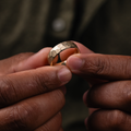 :: Shown in Men’s 6mm Wide | Yellow Gold
