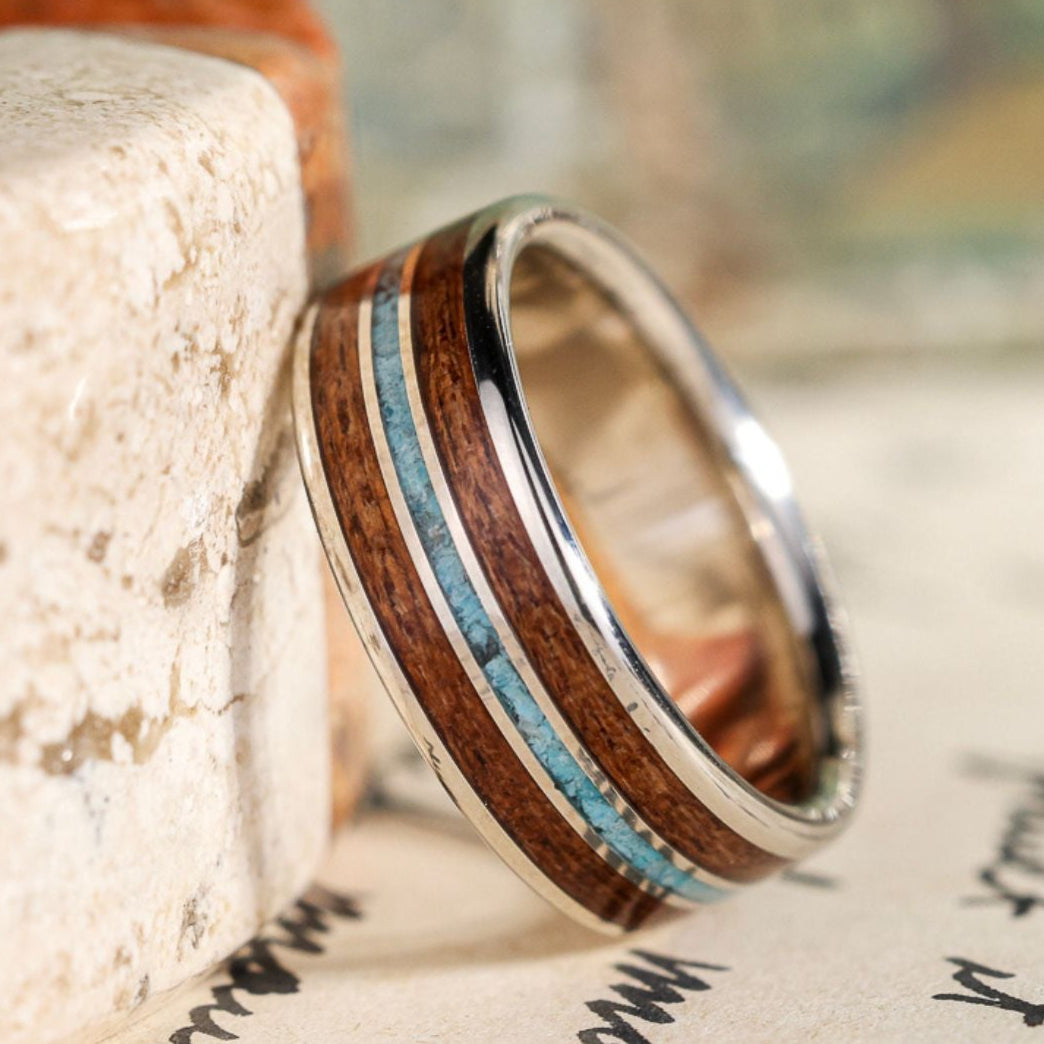 指輪・リング Arizona White Turquoise Ring Hand Made The Arizonan | Men's Gold Wedding Band with Turquoise and Mesquite