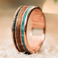::Shown in 10k Rose Gold 8mm Wide. Actual product is 10K White Gold 7mm Wide.