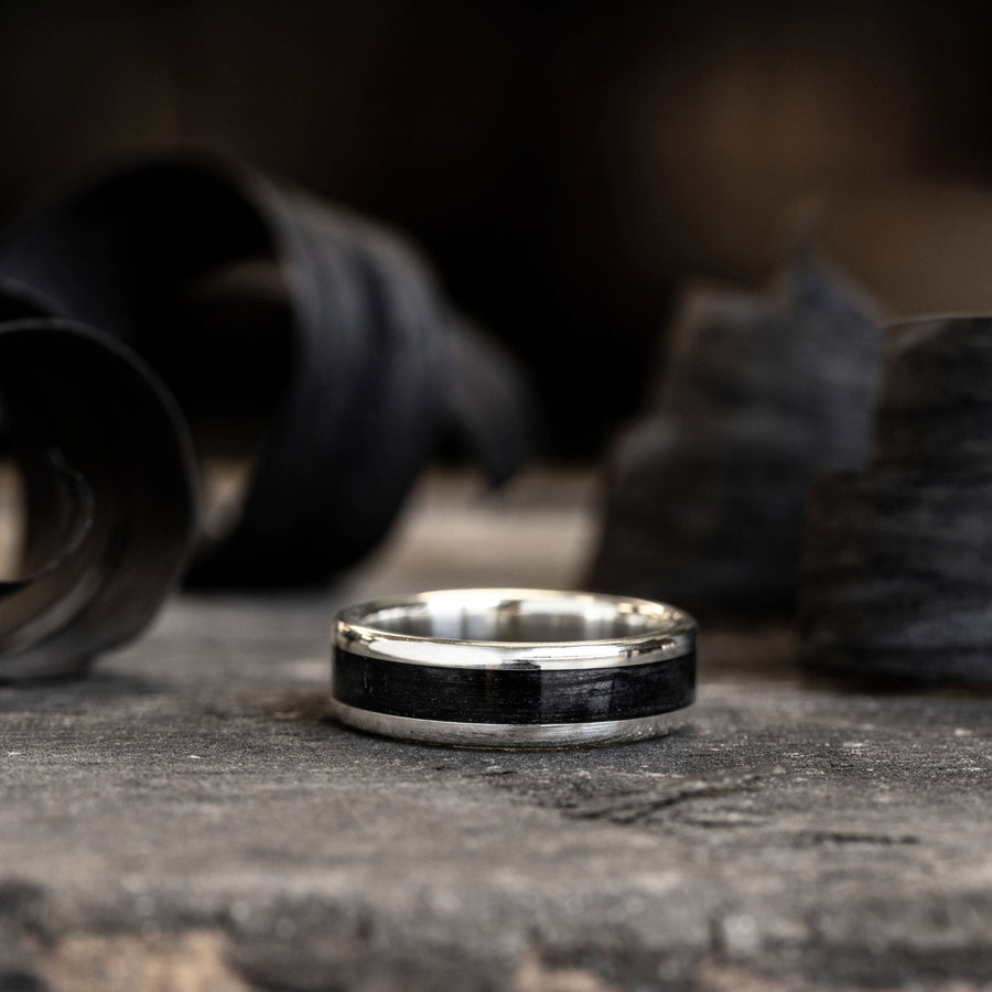 The Speakeasy | Men's Gold Wedding Band with Black Whiskey Barrel Wood