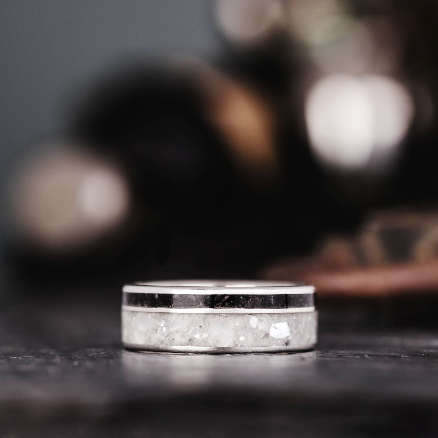 The Cove |Men's Silver Wedding Band - Size 11 | 8mm Obsidian