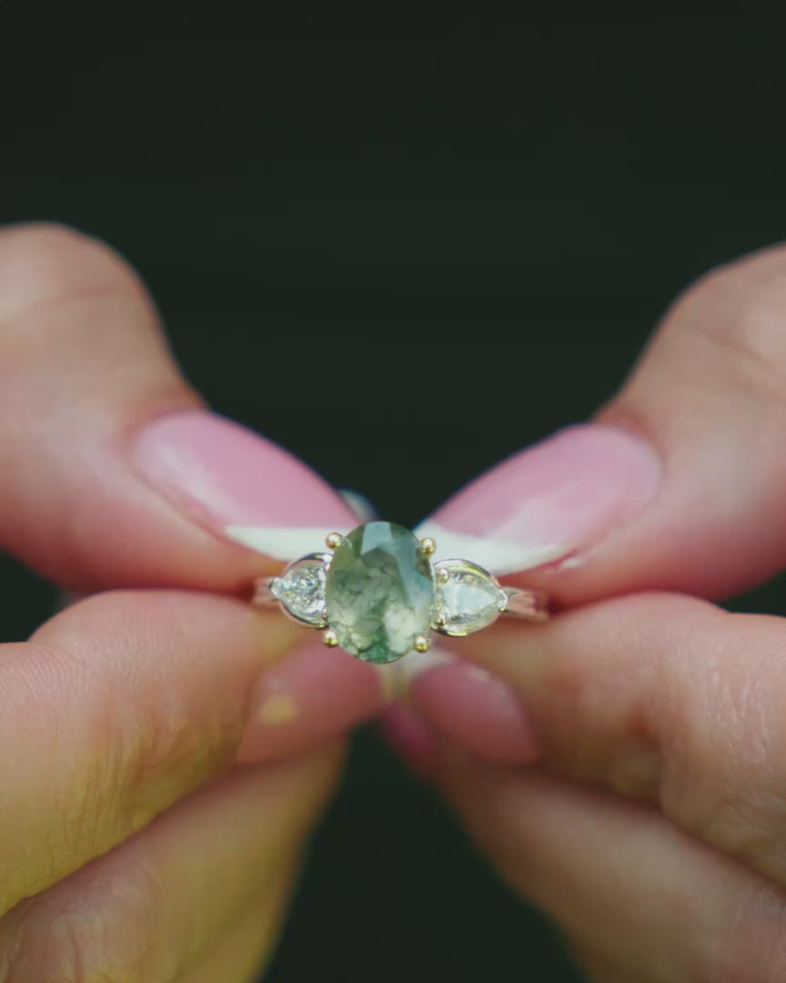 primrose-white-gold-oval-moss-agate-ring-on-hand-video