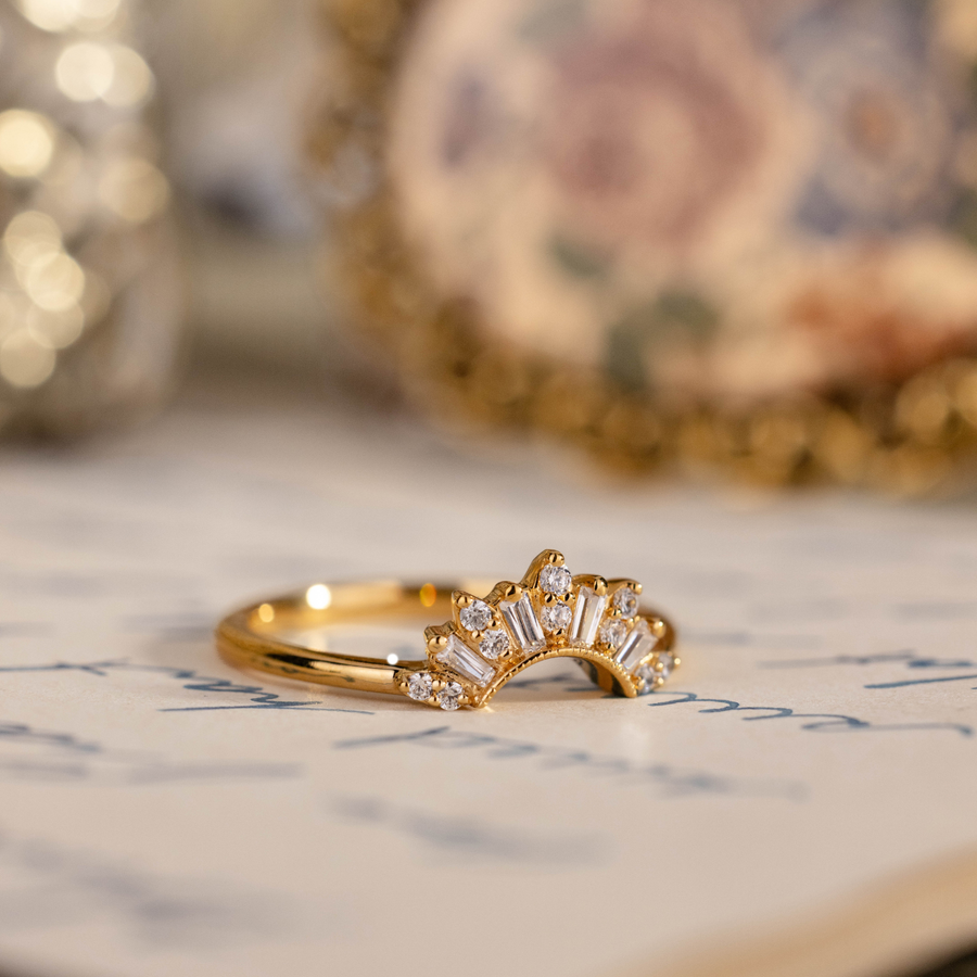 art-deco-inspired-crown-shaped-contour-band-round-baguette-diamond-accents-the-solene-rustic-and-main