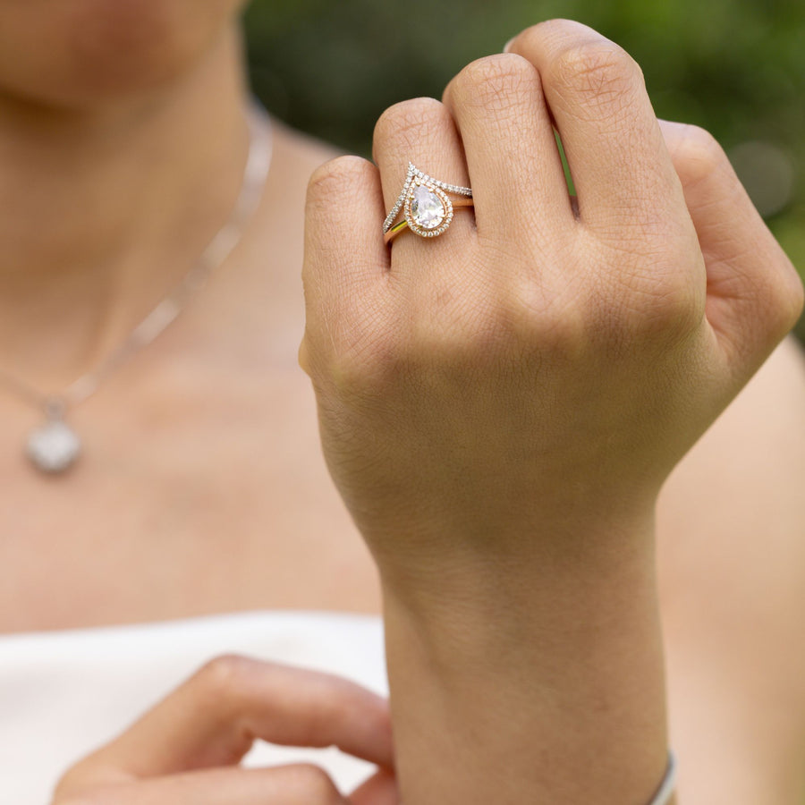 rustic-and-main-the-hope-vesper-pear-diamond-v-shaped-pave-bridal-set