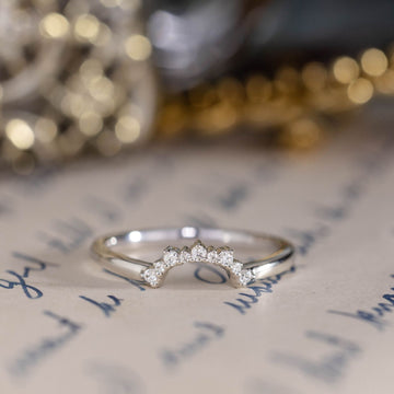 scalloped-diamond-contour-wedding-band-the-bea-rustic-and-main