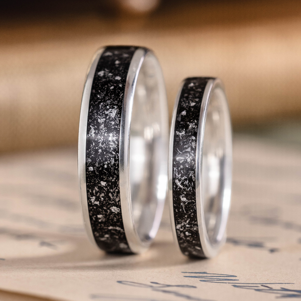 :: Shown in Men’s 6mm & Women’s 4mm Wide | Silver