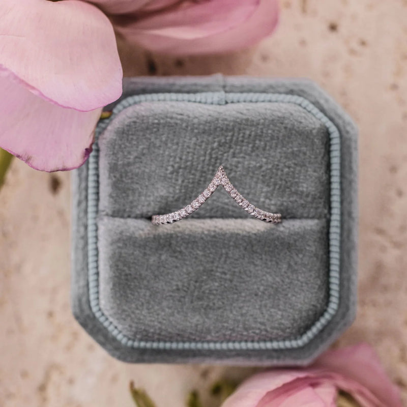 V-Shaped Diamond Pavé Contour Band