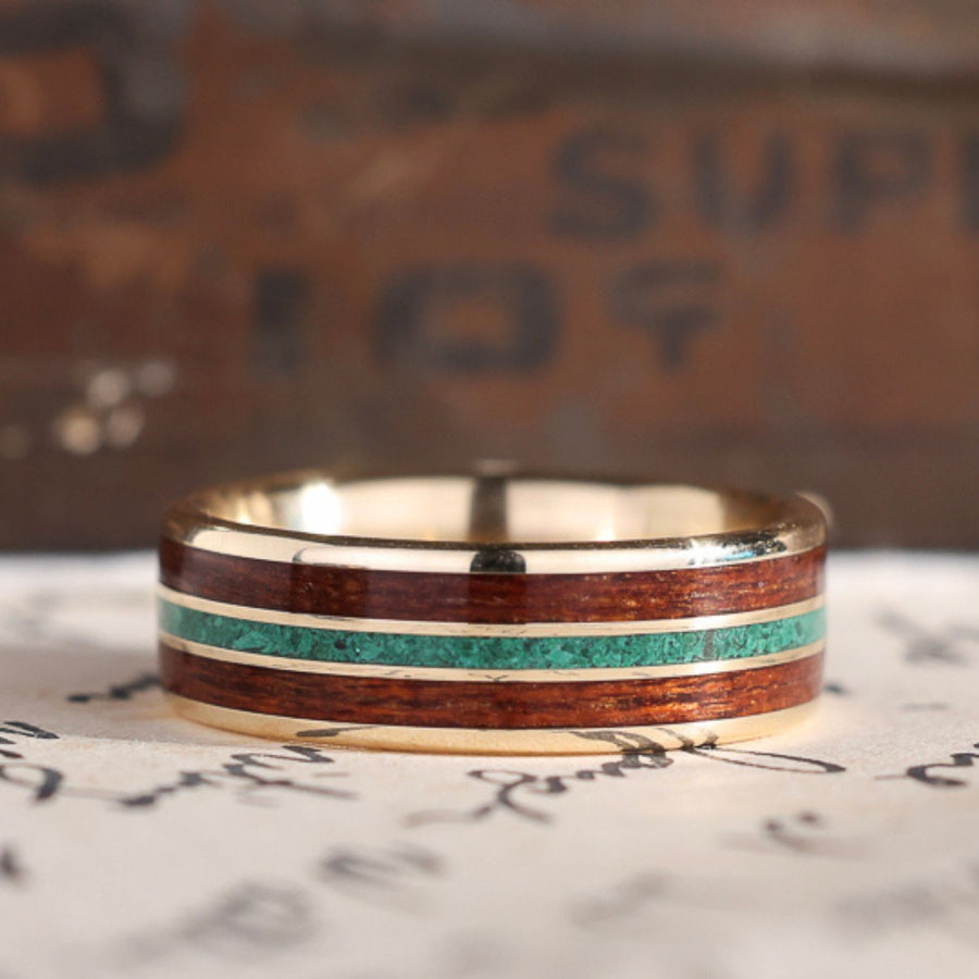the-alpine-mens-gold-wedding-band-malachite-mahogany