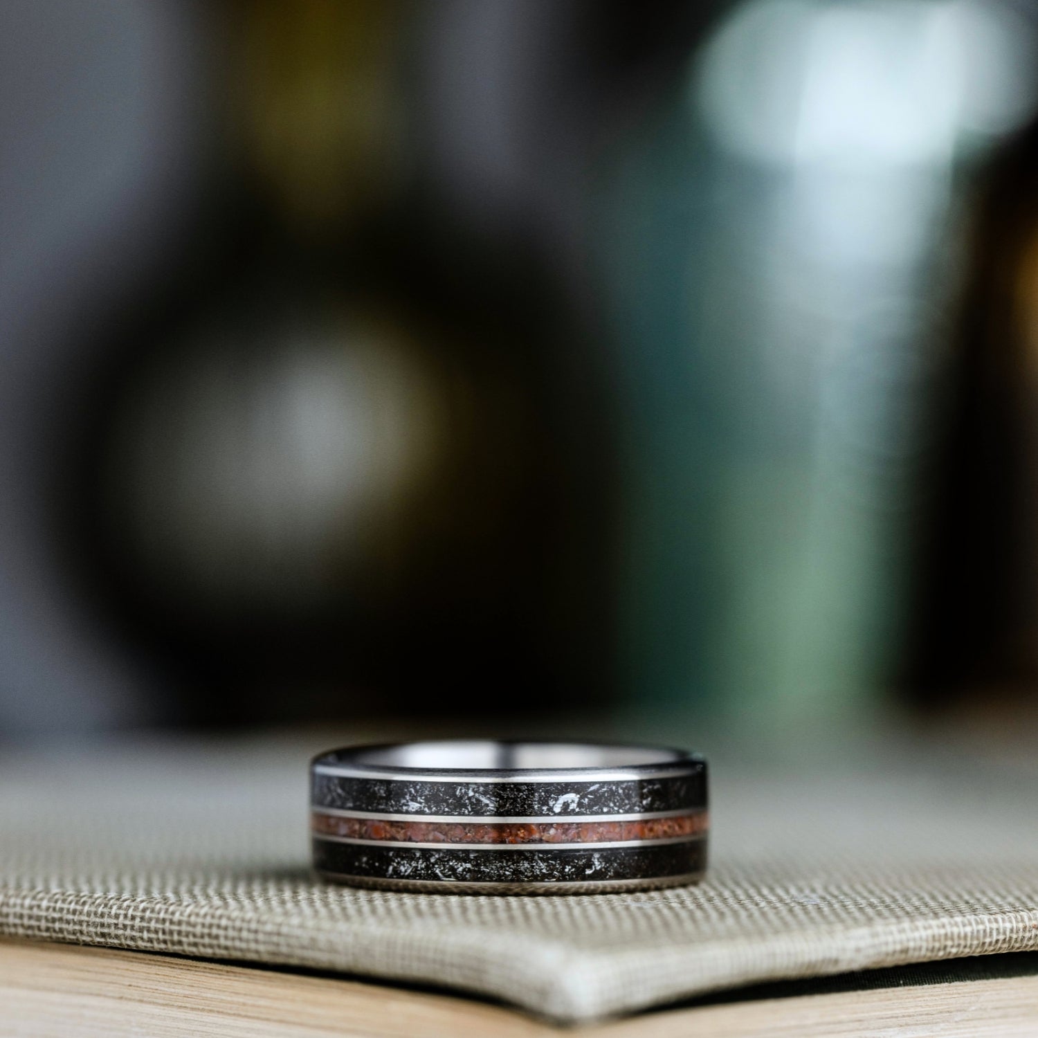 リビアングラス × オブシディアン ビーズ ネックレス meteorite82 The Alvarez |Alvarez | Men's Titanium Wedding Band with Meteorite