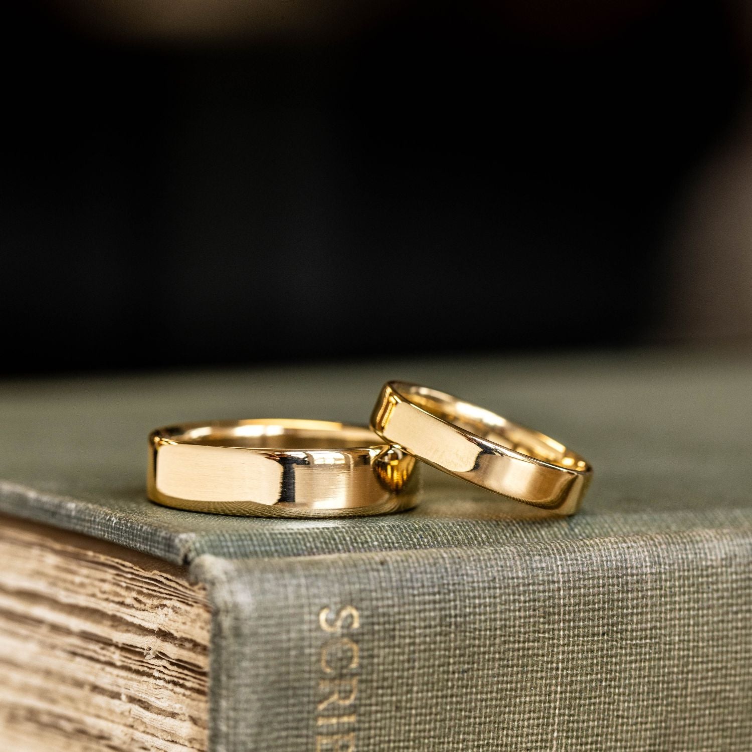 The Architect & Ella - His and Hers Matching Solid Gold Wedding Ring S ā  Rustic and Main