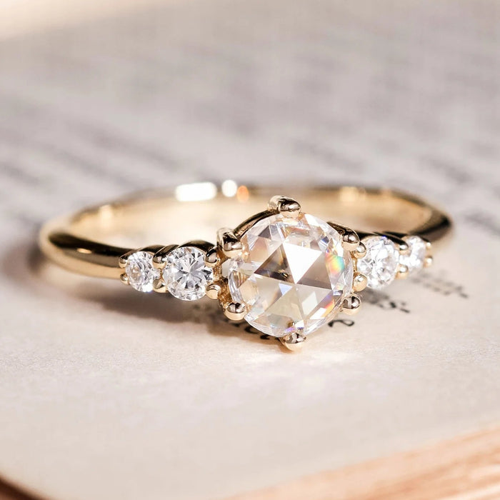 Moissanite