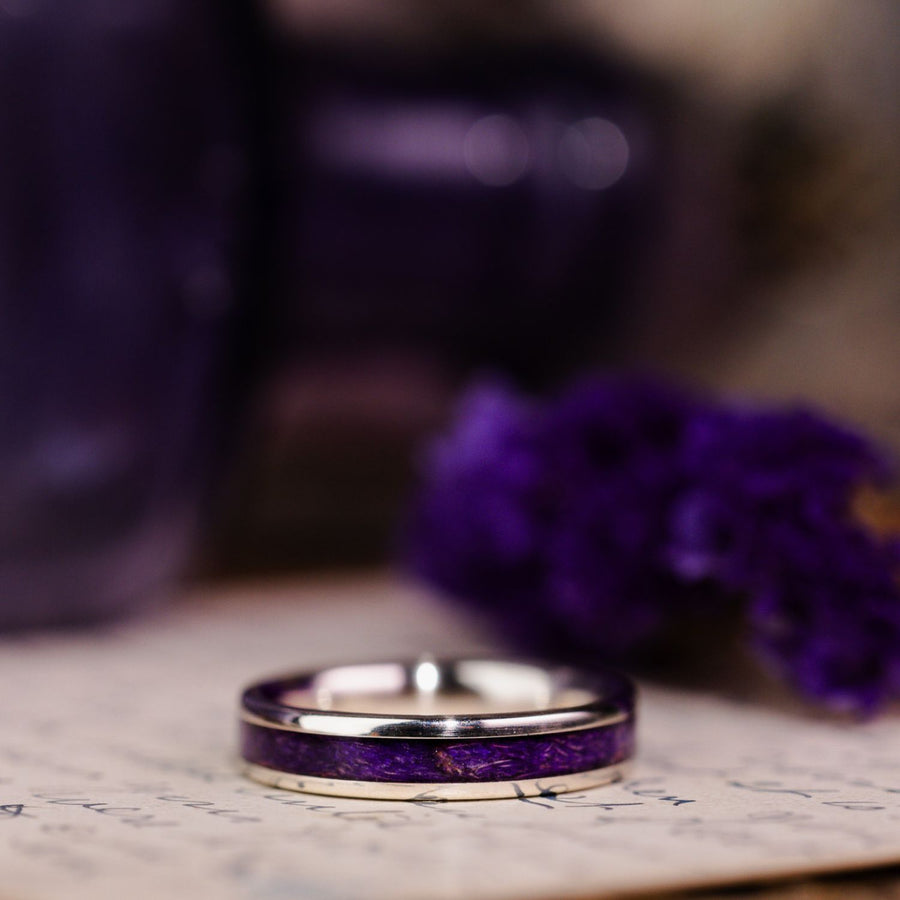 the-cassatt-womans-white-gold-ring-wedding-band-with-sea-lavender-rustic-and-main
