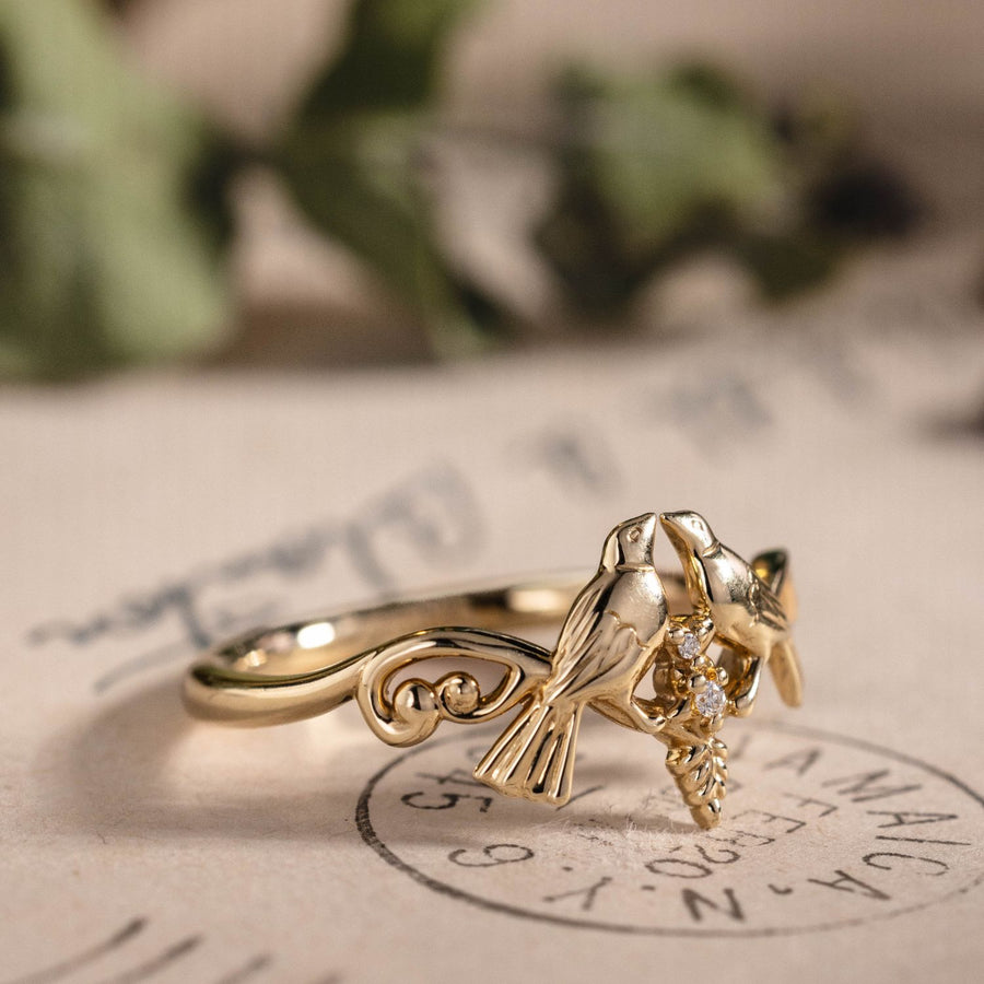 the-darling-love-birds-solid-gold-ring-with-diamonds